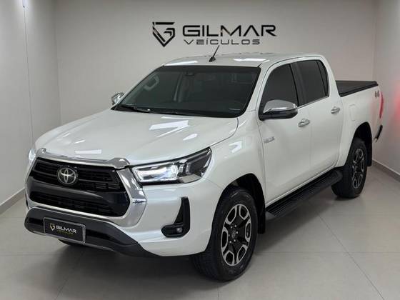 TOYOTA HILUX 2.8 D-4D TURBO DIESEL CD SRX 4X4 AUTOMÁTICO TOYOTA HILUX 2.8 D-4D TURBO DIESEL CD SRX 4X4 AUTOMÁTICO